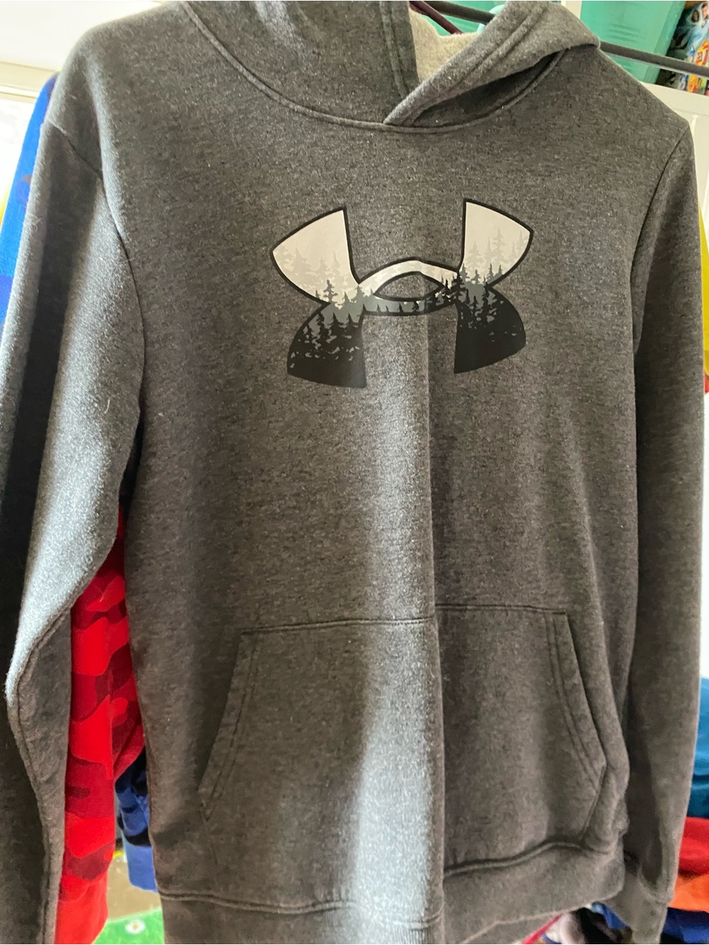 Under Armour Men's Dark Gray Hooded Pullover with Logo Graphic